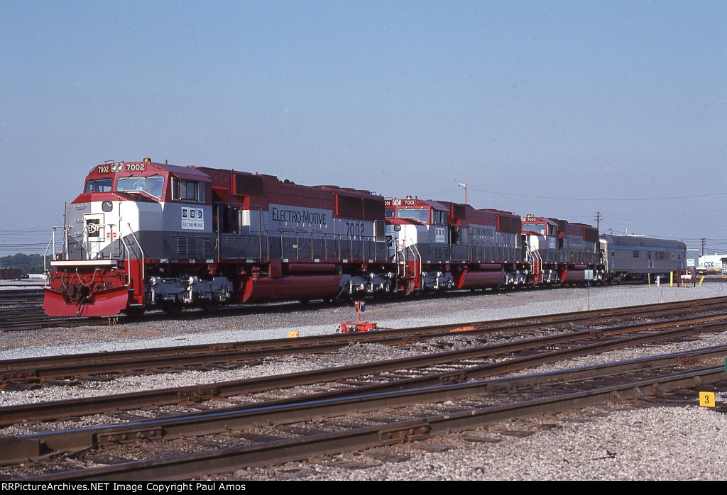 EMDX 7002, 7001 and 7000 EMD SD70M Test team